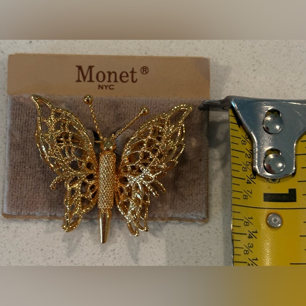 Beautiful 🦋Monet Goldtone finish Butterfly Brooch - Picture 2 of 6